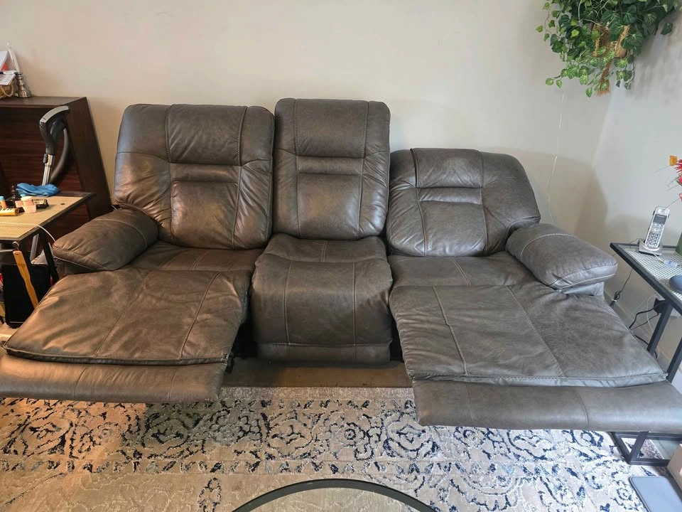 Electric reclining couch - photo 2
