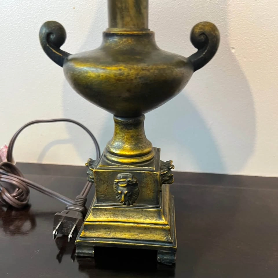 Vintage Small 14” Tall Table Lamp - photo 3