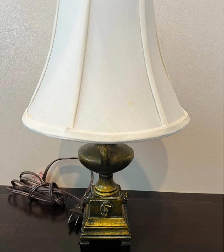 Vintage Small 14” Tall Table Lamp - photo 4