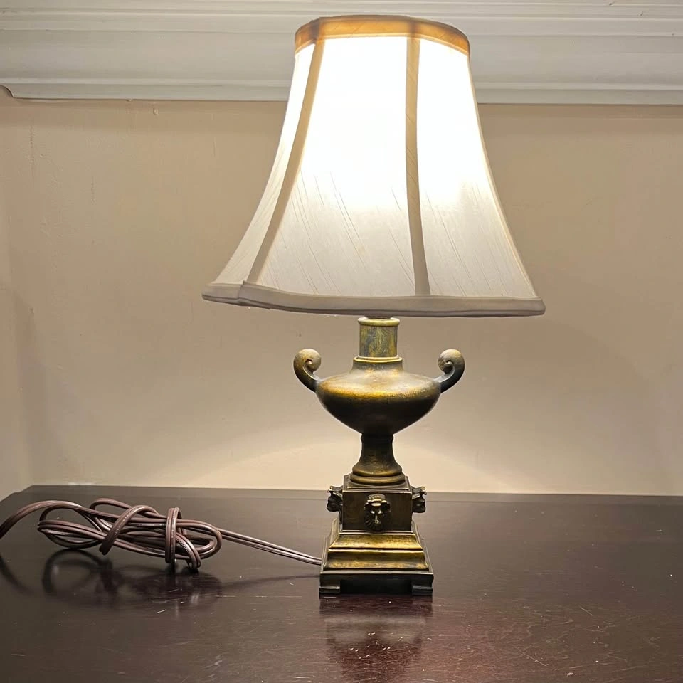 Vintage Small 14” Tall Table Lamp - photo 5