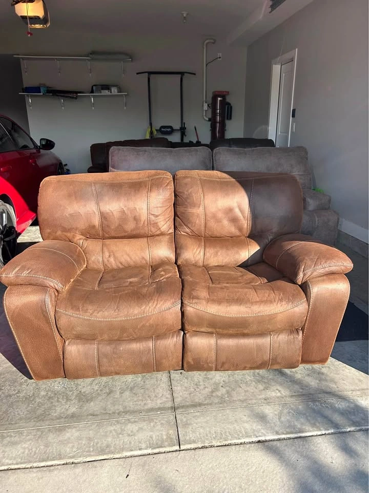 2-seat power reclining loveseat