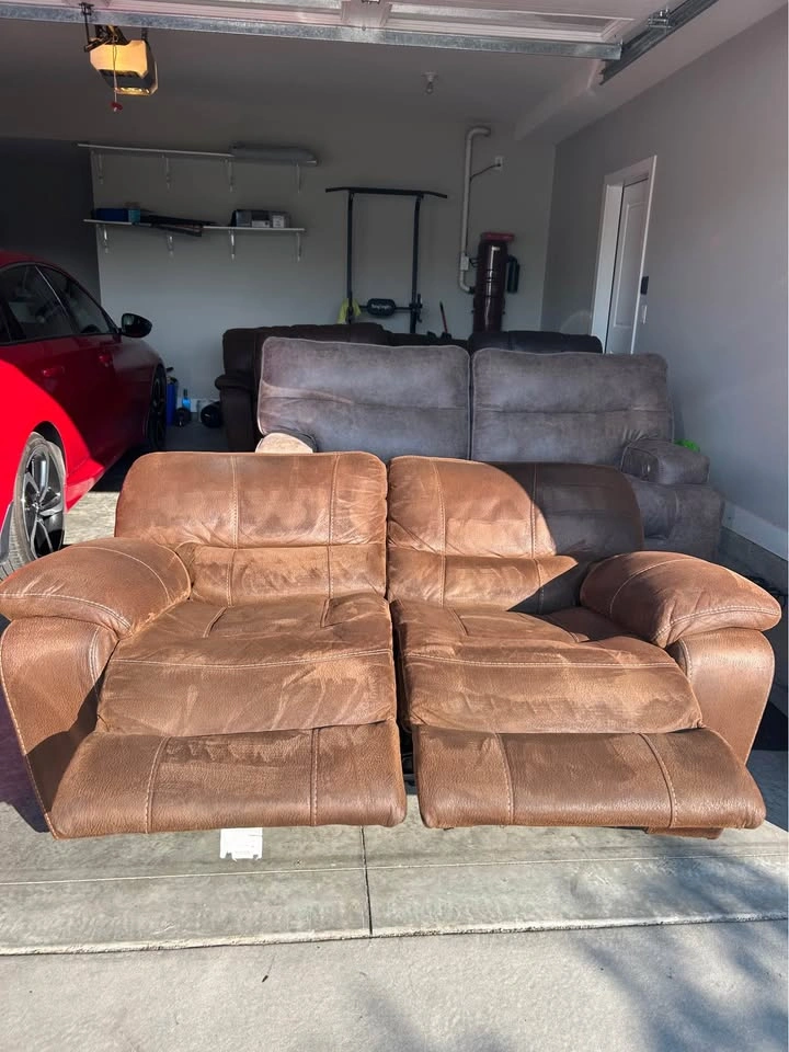 2-seat power reclining loveseat - photo 4
