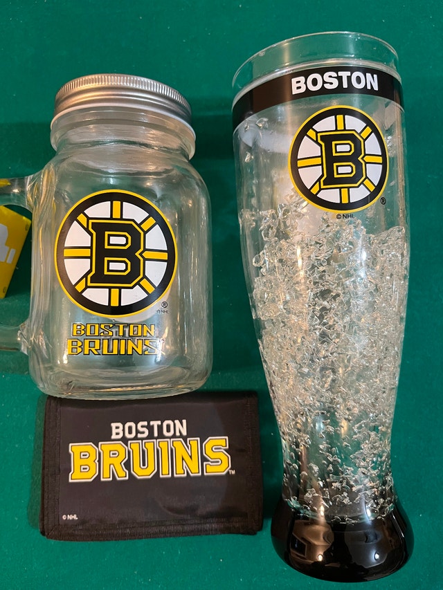 Boston Bruins Set Wallet, Cup, and Mason Jar