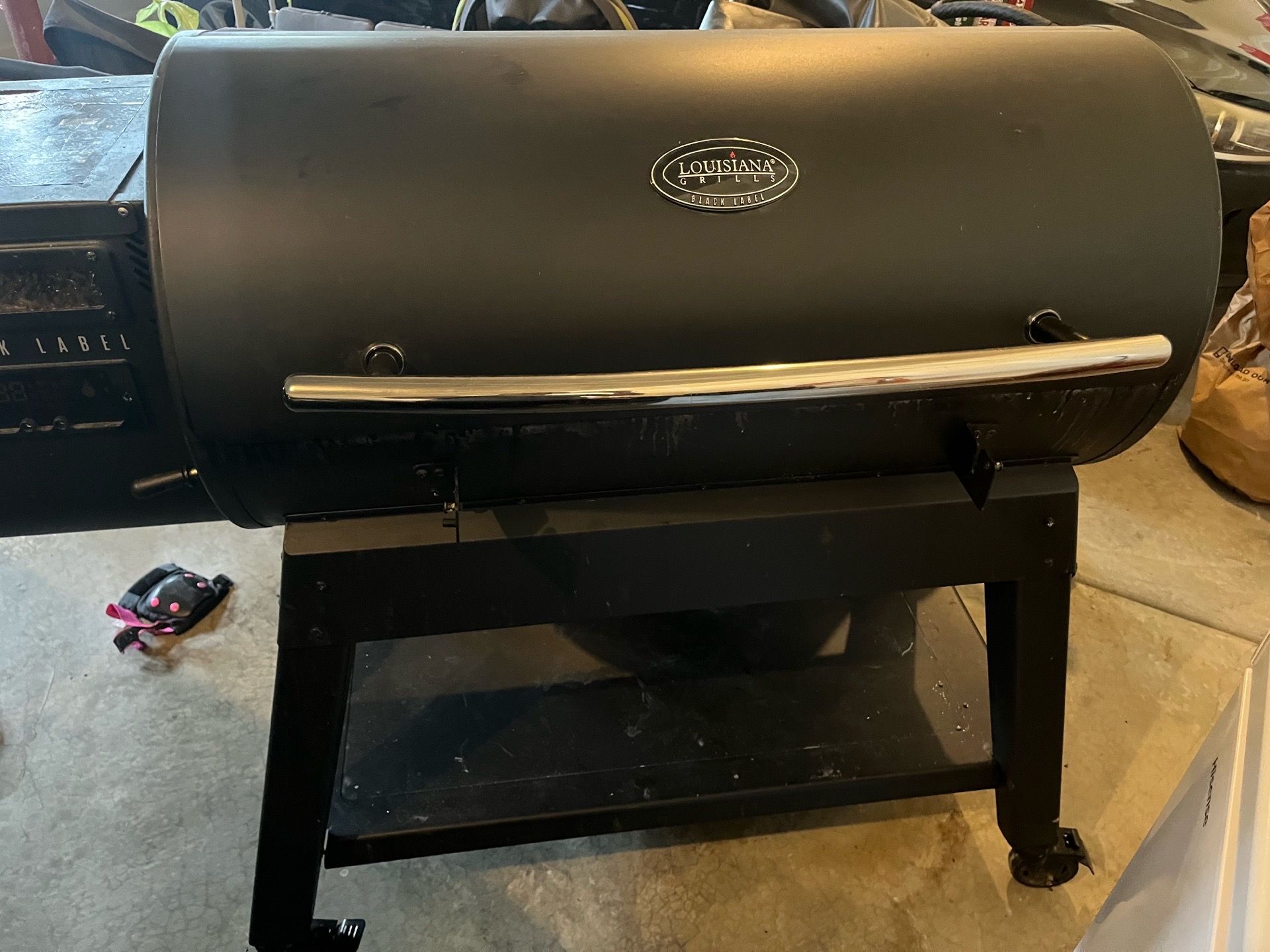 1000 Black Label Pellet Grill & Smoker with WiFi – Like New - photo 5