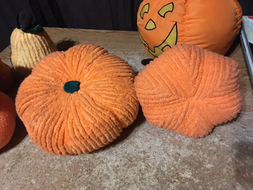 LOT OF 7 PLUSH PUMPKINS SQUASH JACK O LANTERN HALLOWEEN - photo 3