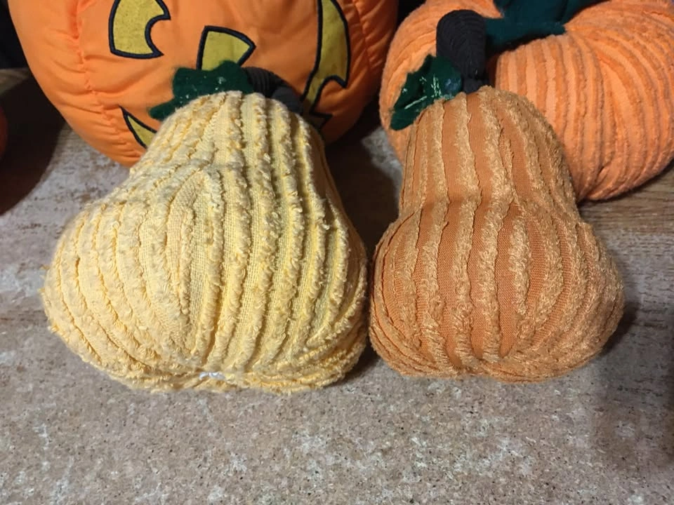LOT OF 7 PLUSH PUMPKINS SQUASH JACK O LANTERN HALLOWEEN - photo 5