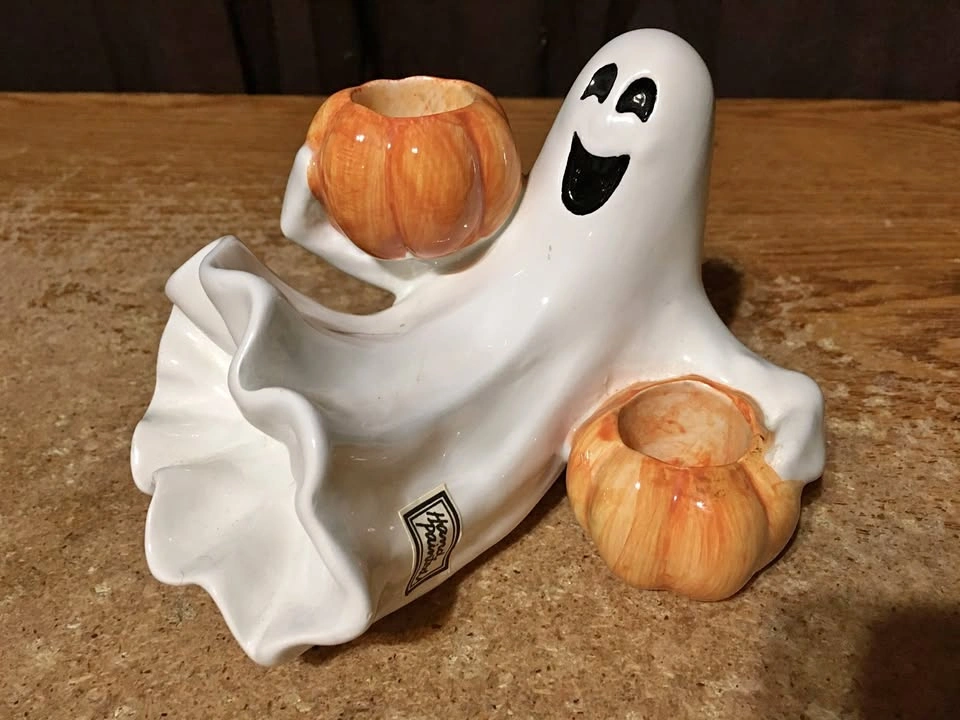 FITZ AND FLOYD HALLOWEEN GHOST HOLDING PUMPKINS CANDLEHOLDER