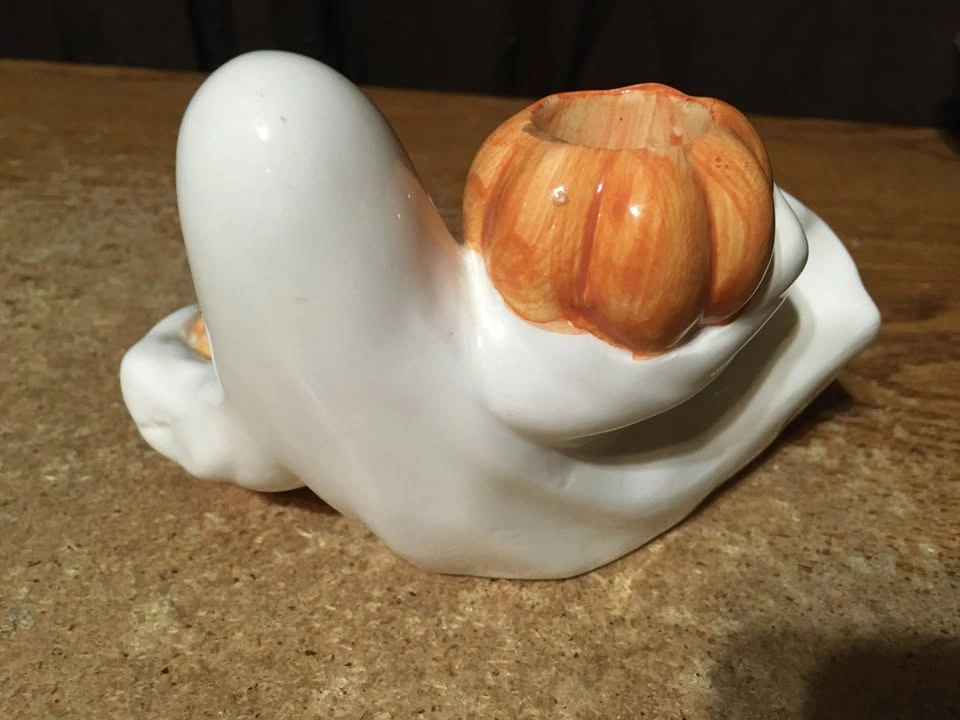 FITZ AND FLOYD HALLOWEEN GHOST HOLDING PUMPKINS CANDLEHOLDER - photo 2