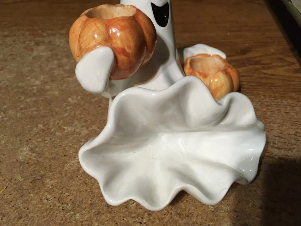 FITZ AND FLOYD HALLOWEEN GHOST HOLDING PUMPKINS CANDLEHOLDER - photo 3
