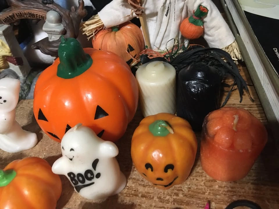 Halloween Decoration Lot: Candles, Figures, Tree, and More - photo 4