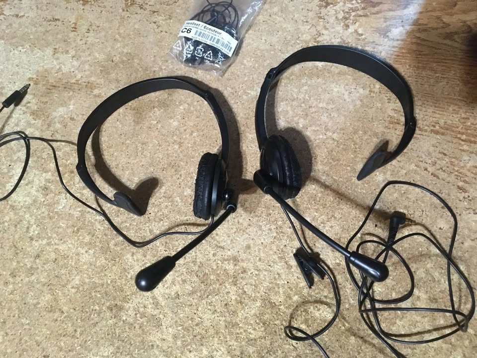 LOT OF 2 ADJUSTABLE HEADSET MICROPHONE & CLIP, 3.5 & 2.5 MM HEAD - photo 2
