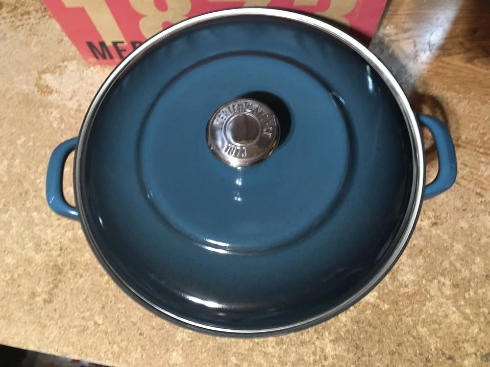 MERTEN & STORCK ENAMELED IRON 5.3QT DUTCH OVEN WITH LID - photo 2