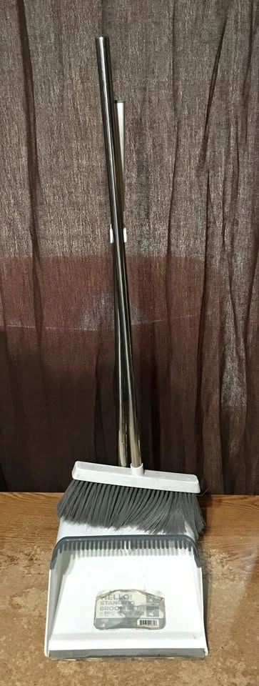 BROOM & DUSTPAN COMBO SET INDOOR/OUTDOOR