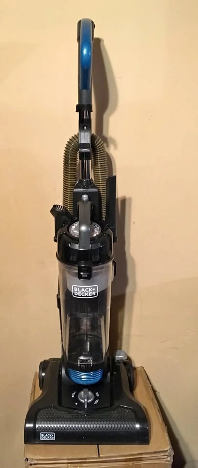 BLACK+DECKER BDFSE201 Bagless Upright Vacuum with Attachments