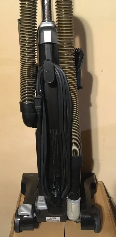 BLACK+DECKER BDFSE201 Bagless Upright Vacuum with Attachments - photo 5