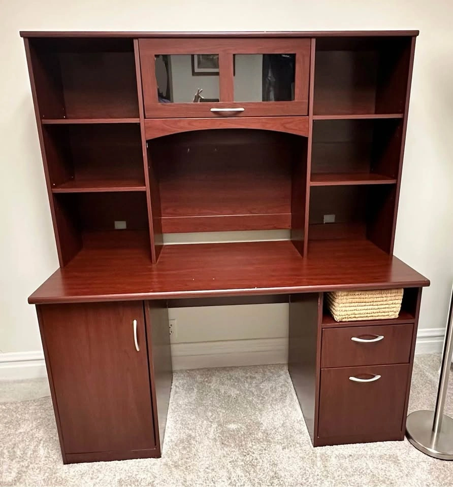 Desk with Hutch - photo 2