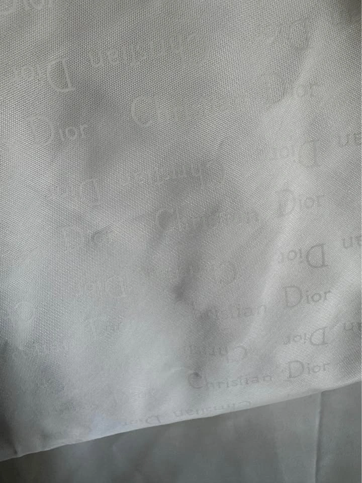 Approximately 7 yards Christian Dior lining fabric - photo 4