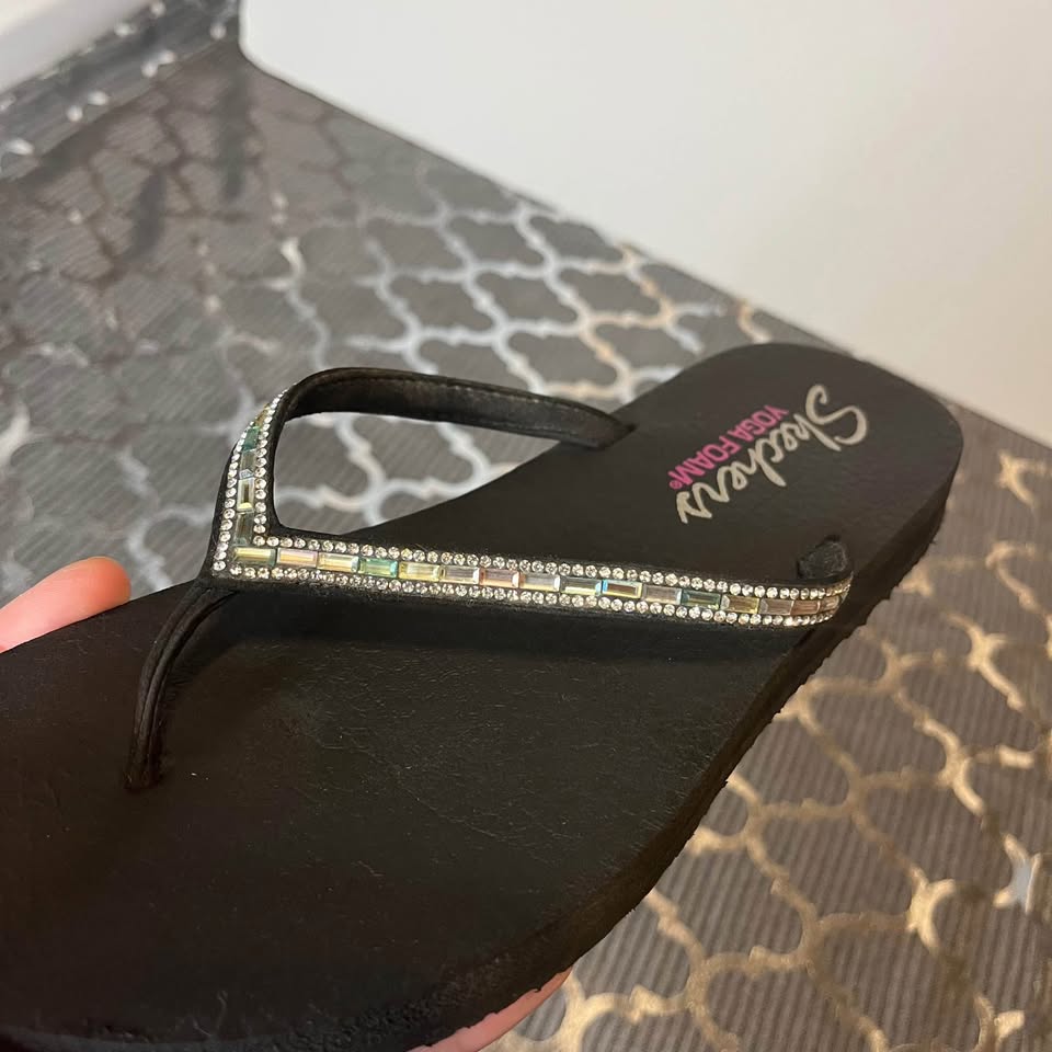 Skechers Yoga Foam Sandals Size 10 - photo 5