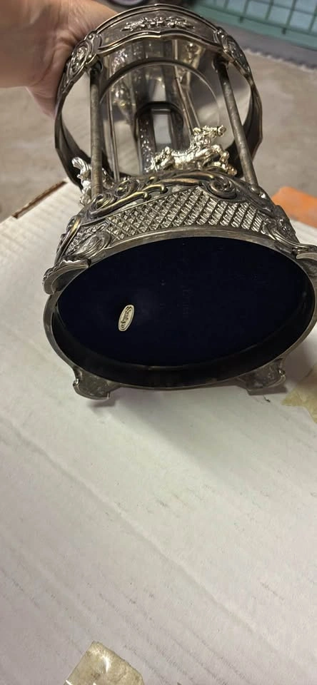 Vintage Wallace Silversmiths Silver-Plated Musical Carousel - photo 4