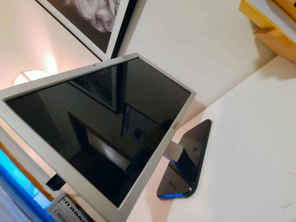 Dell SP2008WFP 20" Monitor with Webcam - photo 2