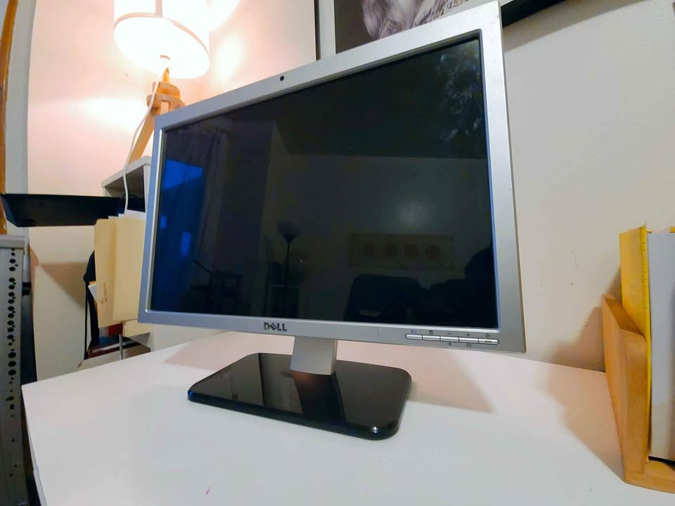 Dell SP2008WFP 20" Monitor with Webcam - photo 3