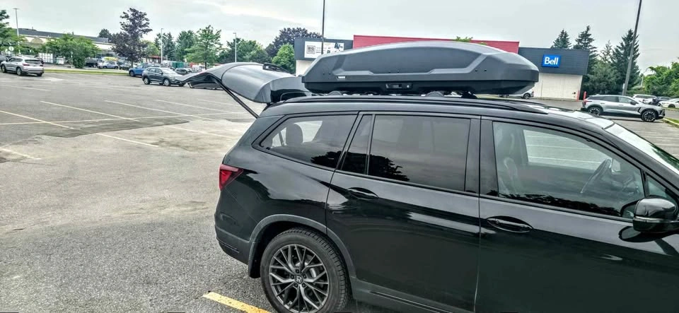 Thule Force L Roof Cargo Box Rental | 16 cu ft | Ottawa/Kanata - photo 2