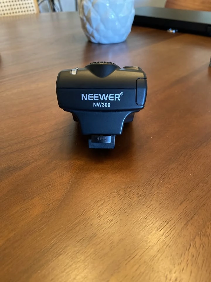 Neewer MK-300 TTL LCD Flash Speedlite for Sony - photo 2