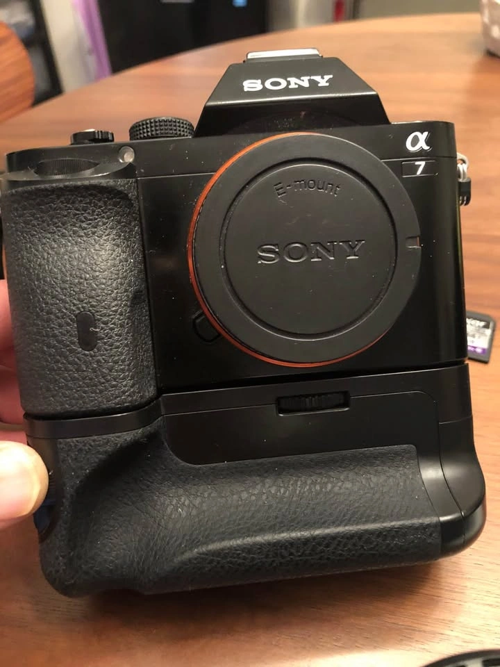 Sony Full Frame α7 Camera - photo 3