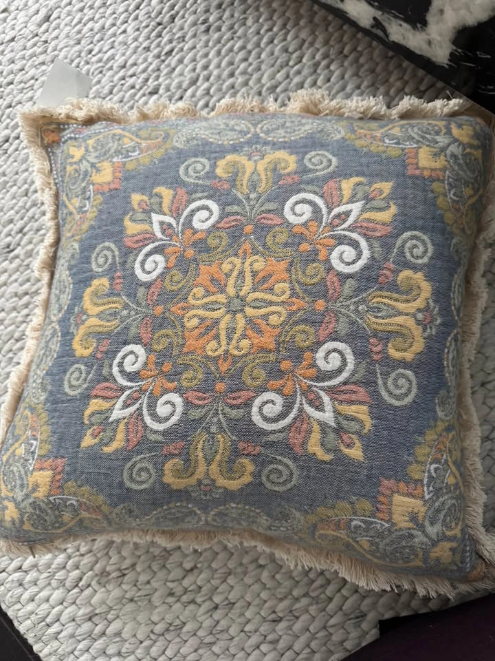 20"x20" brand new cushions - photo 3