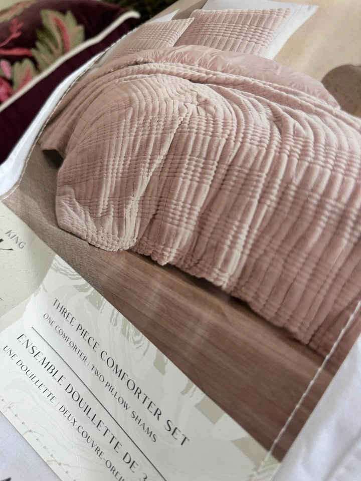Lush Dusty Rose Pink 3-Piece Comforter Set + 3 throw pillows - photo 2