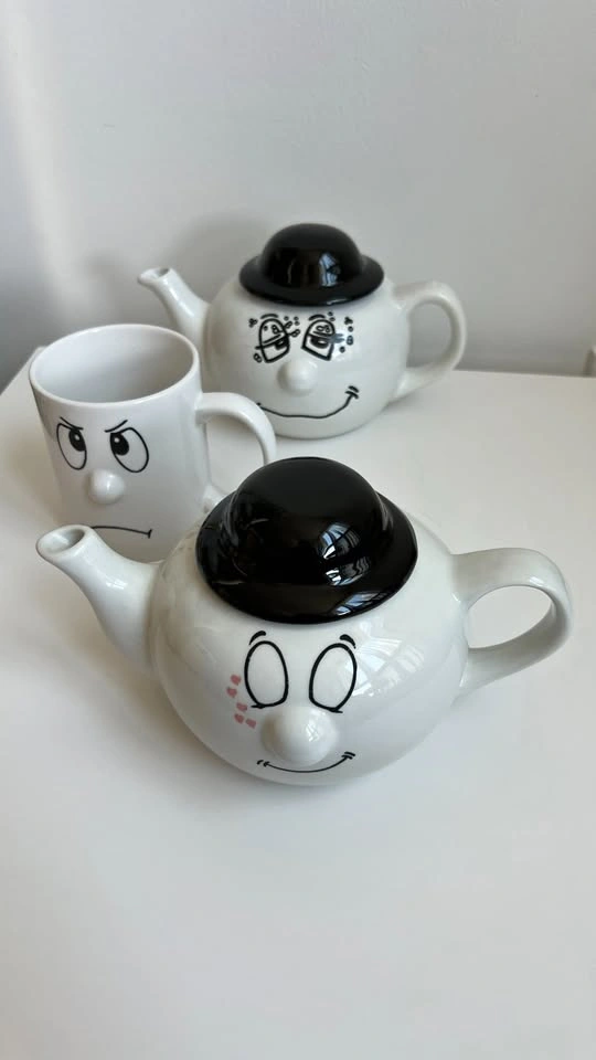 Gryphonware Anthropomorphic 28 Oz White Teapot Bowler Hat