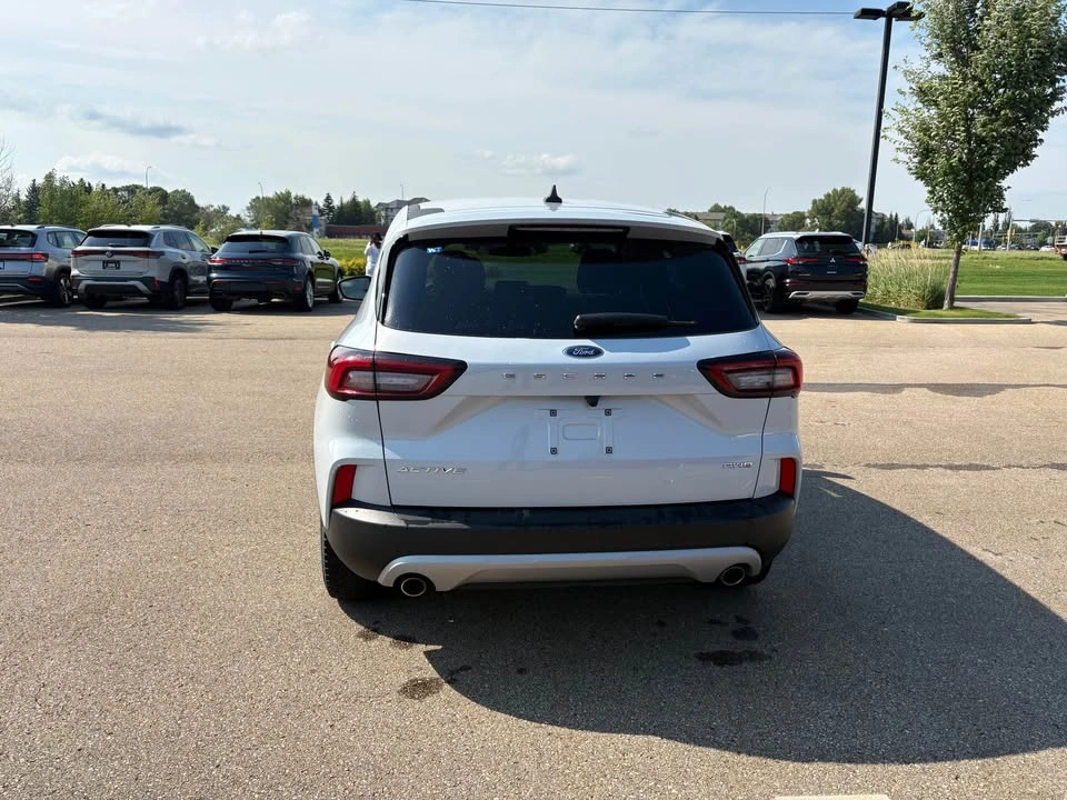 2025 Ford Escape - photo 2