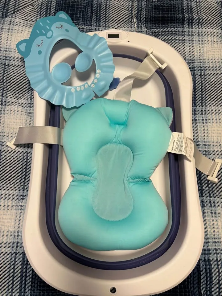 Collapsible baby bathtub with baby cushion and ear cap image indicator(2)