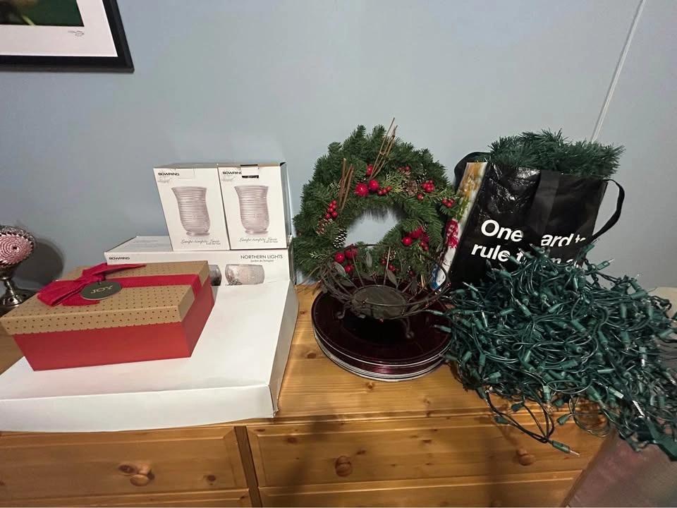 7ft Christmas Tree and Assorted Holiday Decor - photo 3