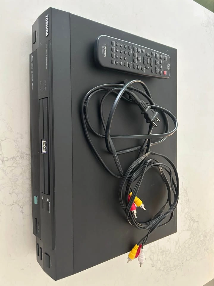 Toshiba SD-2150 DVD Video Player - photo 2