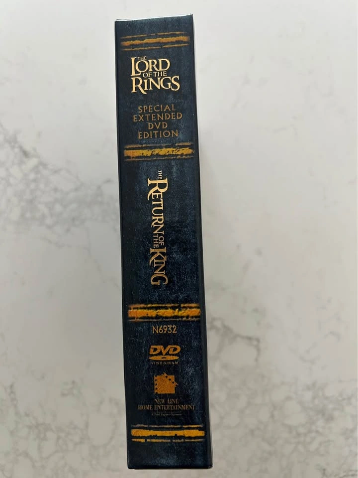 LOTR: The Return of the King Special Extended DVD Edition - photo 2