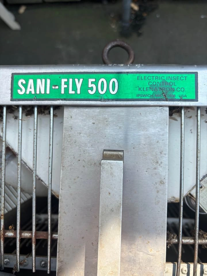 Vintage Sani-Fly 500 Electric Bug Zapper - photo 2