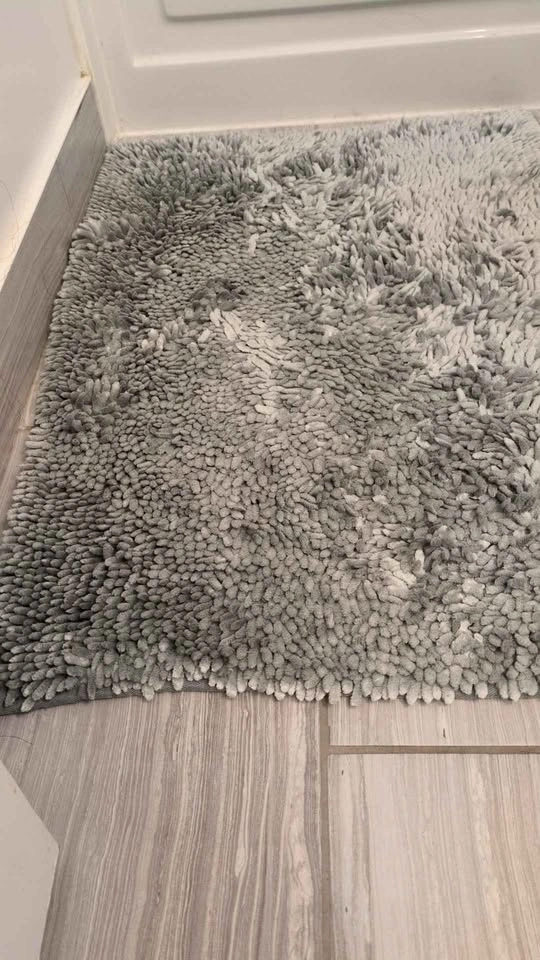 Teal bathroom accessories - bathmat, towel, curtain, soap bottle - photo 3