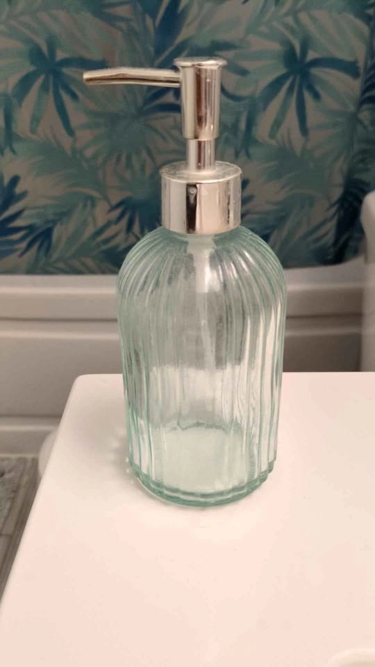Teal bathroom accessories - bathmat, towel, curtain, soap bottle - photo 4