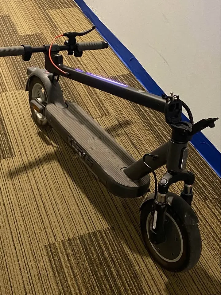 5th wheel V40Pro Electric Scooter - photo 2