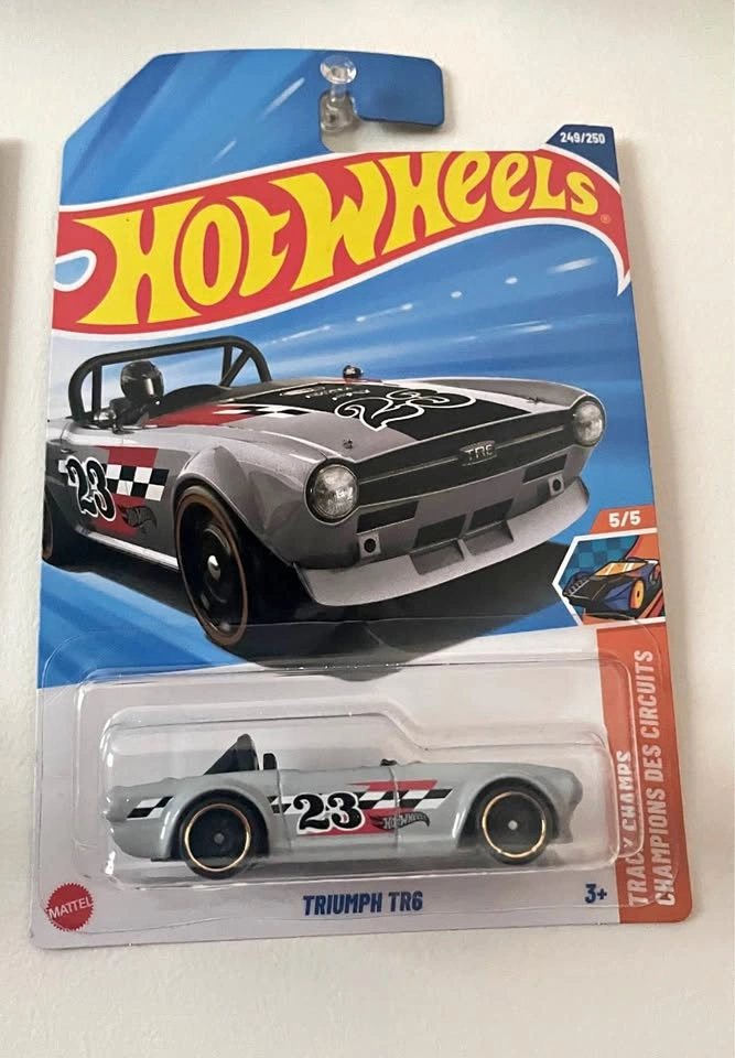 Hot Wheels Treasure Hunt Triumph TR6