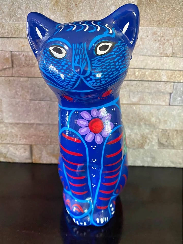 Vintage Mexican Hand-Painted 8.5 inch Blue Cat Clay Statue