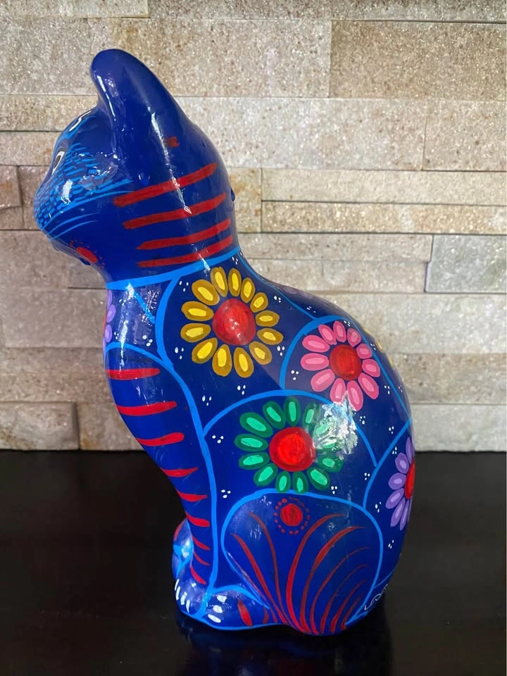 Vintage Mexican Hand-Painted 8.5 inch Blue Cat Clay Statue - photo 2