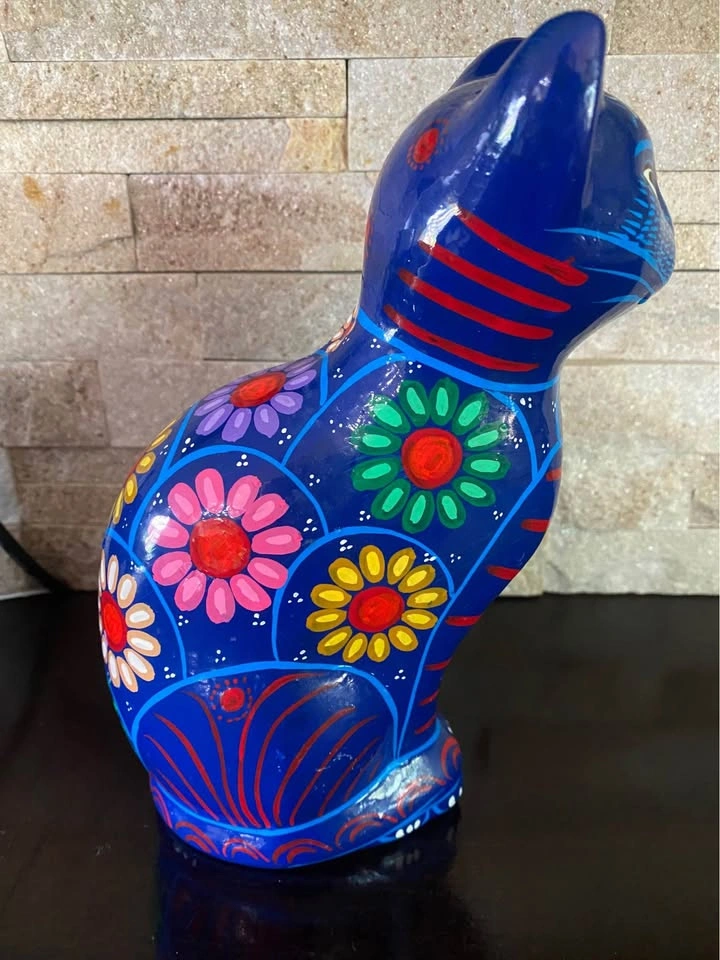 Vintage Mexican Hand-Painted 8.5 inch Blue Cat Clay Statue - photo 4