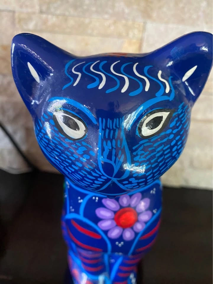 Vintage Mexican Hand-Painted 8.5 inch Blue Cat Clay Statue - photo 5