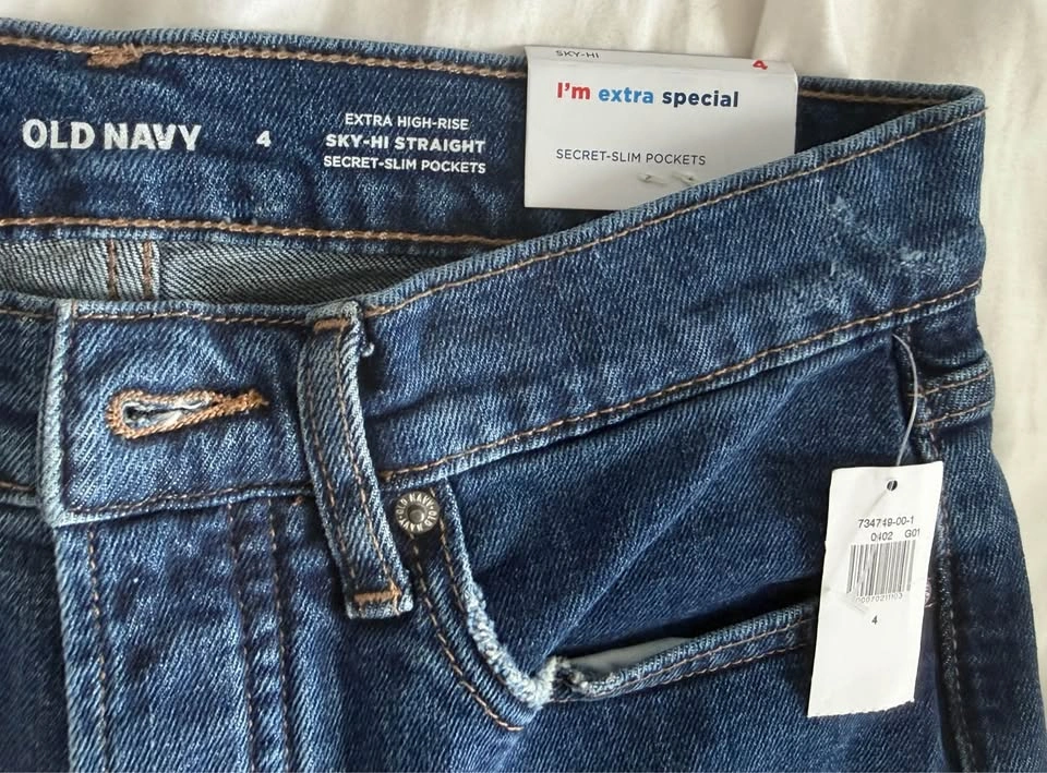 New: Old Navy Women’s Extra High Rise Sky-Hi Straight Jeans - photo 5