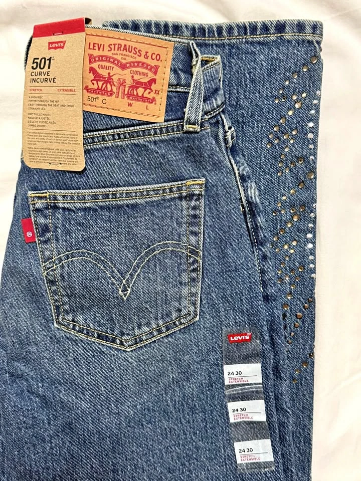 New with tags: Levi’s 501 Curve women’s jeans with rhinestone de