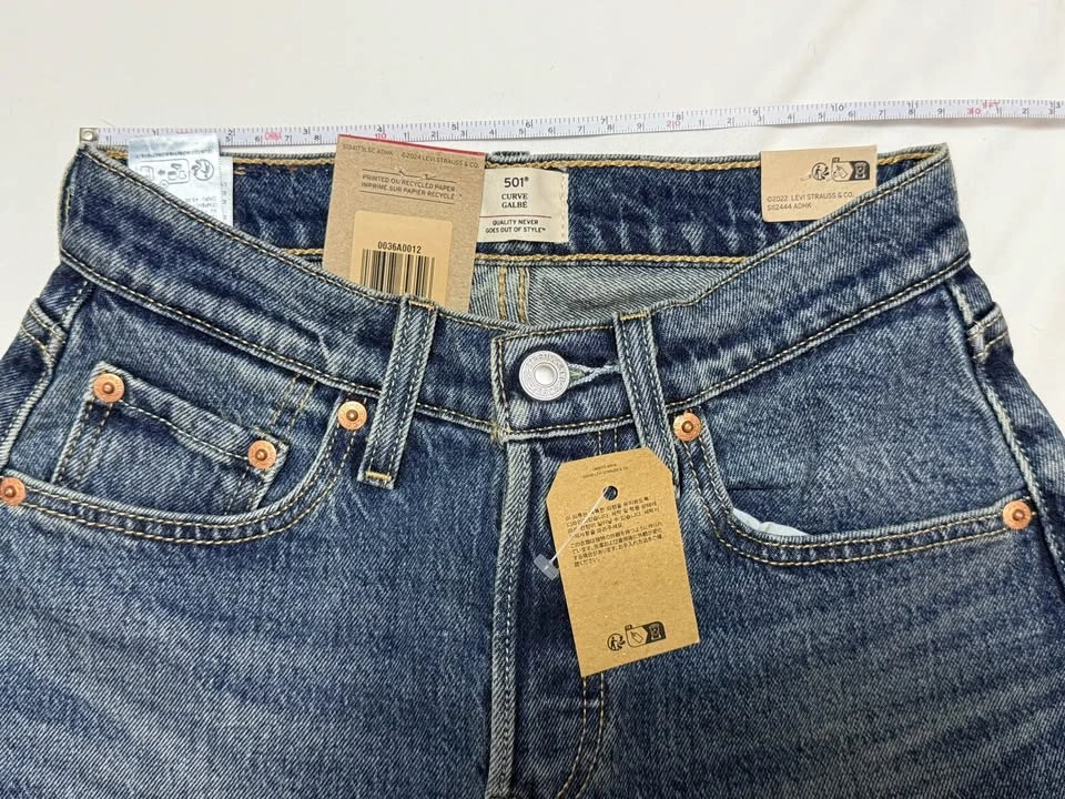 New with tags: Levi’s 501 Curve women’s jeans with rhinestone de - photo 5