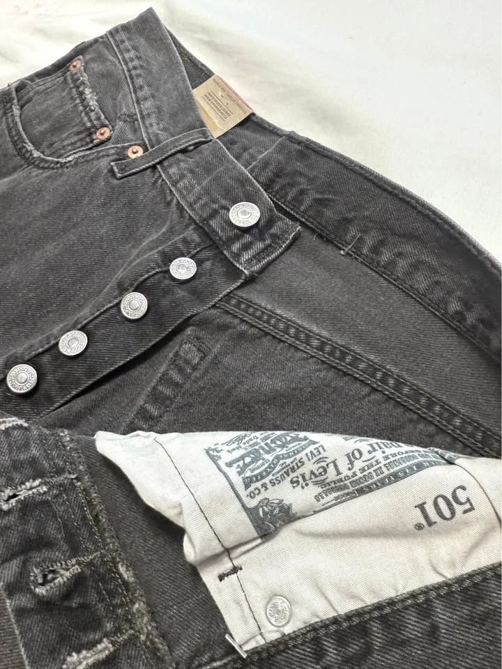 New: Levi’s 501 Original Cropped Women’s Jeans 31W 28L - photo 4