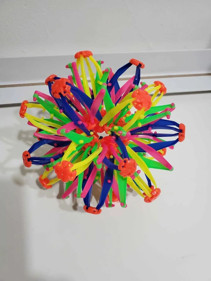 Hoberman Expanding Sphere Toy/Magic Breathing Ball - photo 2